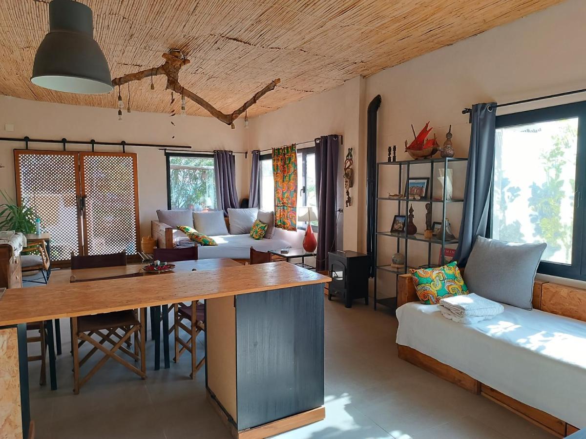 The African House Tolox Eksteriør bilde